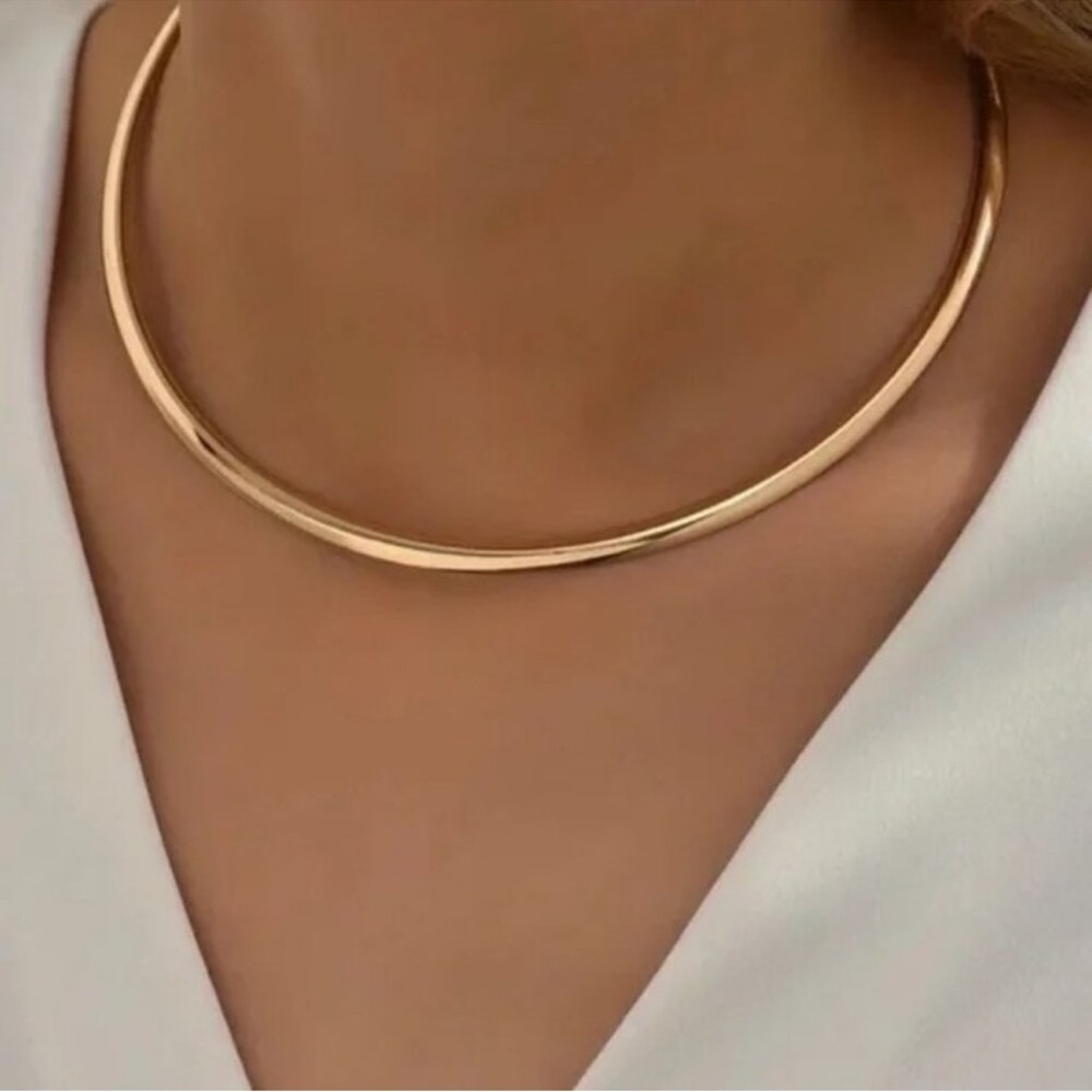 New! Aria Gold Collar Necklace (9754)